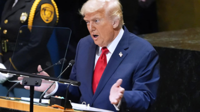 ‘Do the right thing!’ Donald Trump refuses to meet with Democrats over ‘unserious’ demands; senate leaders say he’s 'chickening out