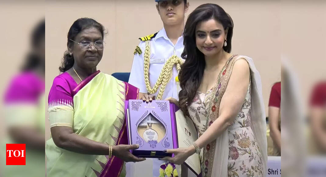 Vaibhavi Merchant wins National Film Award for Best Choreography, friend Rani Mukerji captures this special moment on her phone