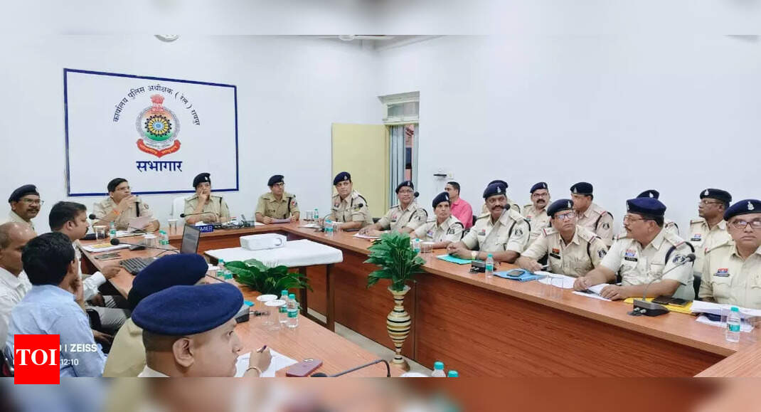 Joint GRP–RPF meeting focuses on crowd management, crime prevention during Navratri