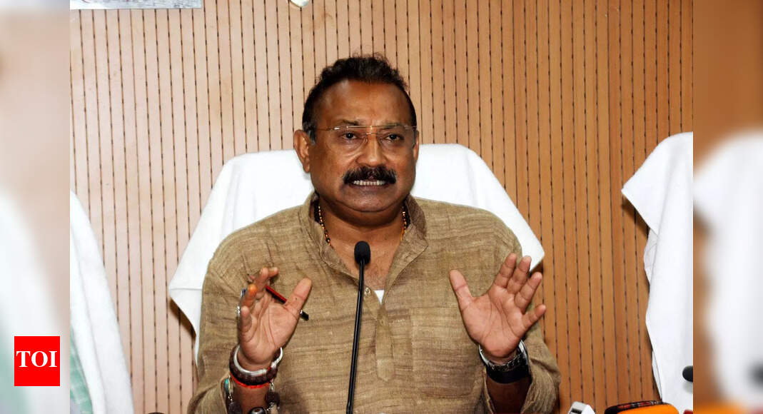 Apologise or face Rs 100-crore civil defamation suit: Minister to PK