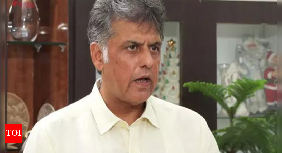 <div>BJP seizes on Manish Tewari's remarks on falling regimes, calls it indirect attack on Rahul</div>
