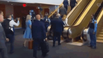Who stopped Donald Trump & Melania’s escalator abruptly? UN clarifies; White House smells suspicion – The Times of India