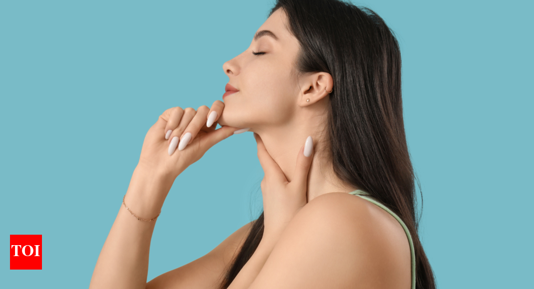 5 morning exercises, and a 5-minute night massage to lift neck and jawline post 45