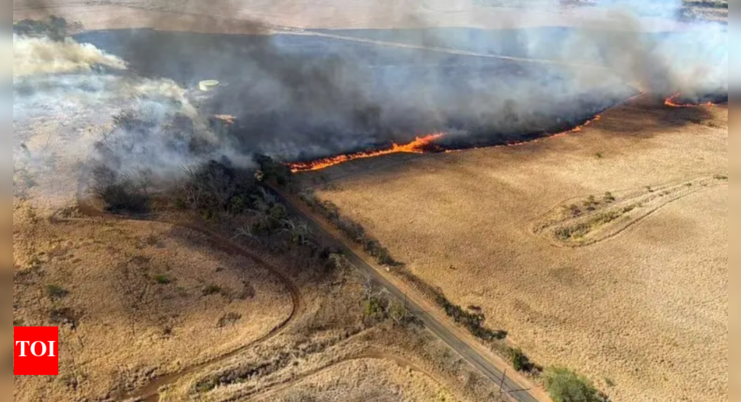 Maui officials lift evacuations, close shelters after wildfire threat to north shore town recedes