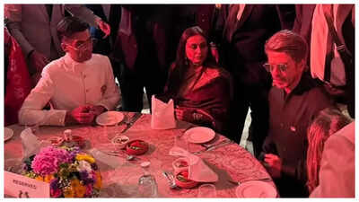 Shah Rukh Khan, Rani Mukerji and Karan Johar dine at Rashtrapati Bhavan in UNSEEN photo; fan calls them 'pure Bollywood royalty'