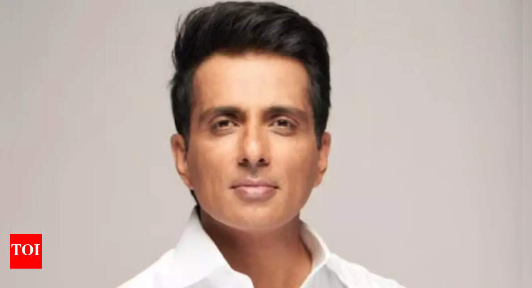 Sonu Sood appears before ED in Delhi: WATCH