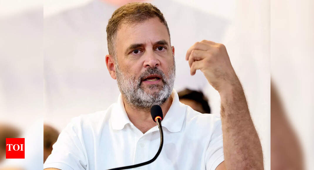 Kolkata rains: Rahul Gandhi mobilizes Congress workers; urges state, Centre to act swiftly Kolkata rains: Rahul Gandhi mobilizes Congress workers; urges state, Centre to act swiftly