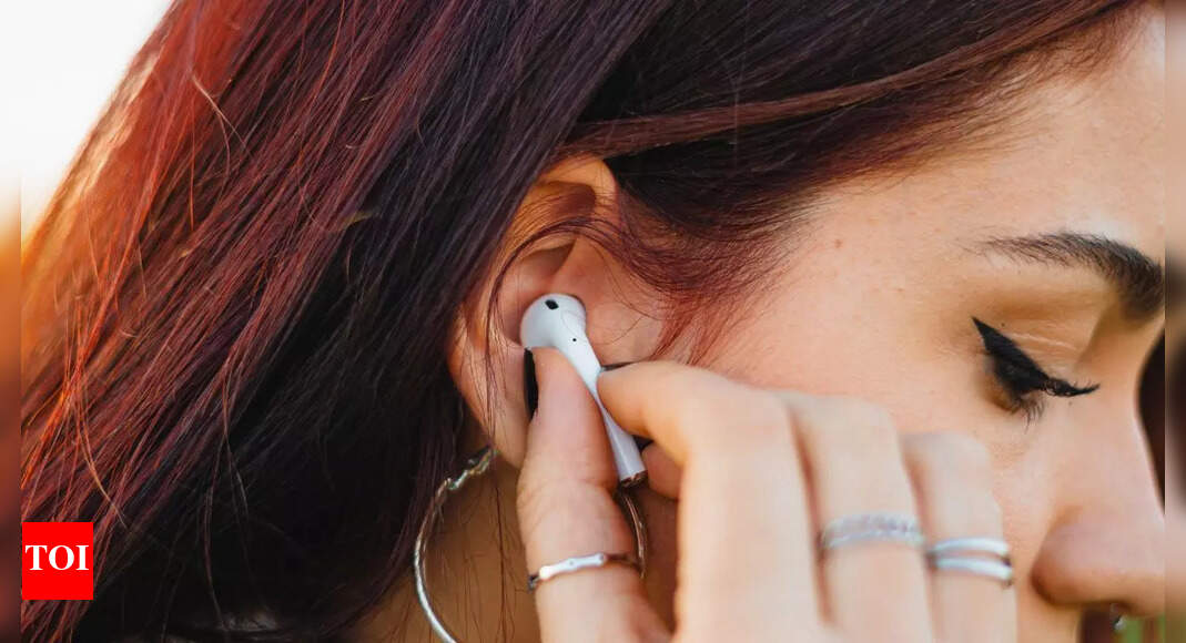 5 ways to clean your earbuds safely and effectively
