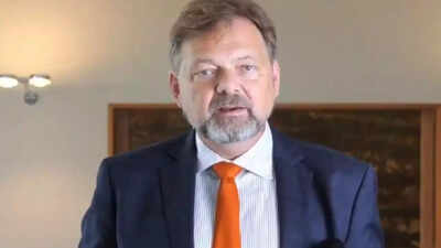 'Works like a German car...no zigzag': Envoy's video inviting Indians amid H-1B uncertainty in US triggers debate