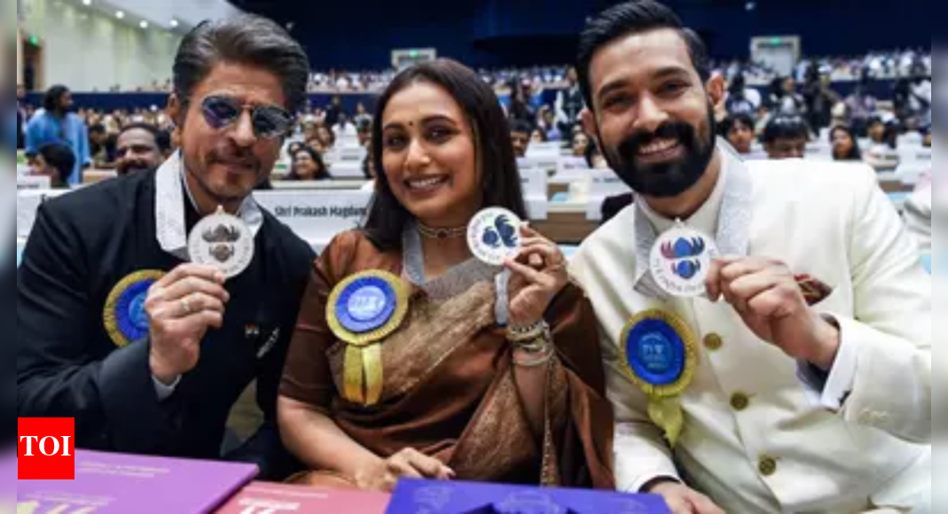 71st National Awards: Vikrant recalls his BTS moments with Shah Rukh Khan, says, 'Main to yeh award pehen rahaa hu'