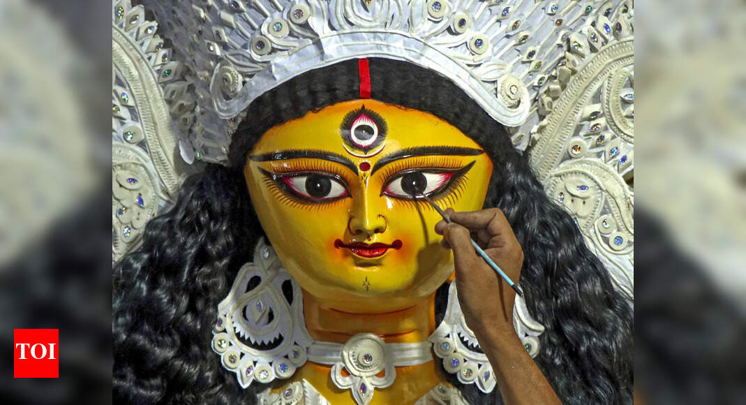 Bhubaneswar Municipal Corporation improves city safety by removing overhead cables ahead of Durga Puja