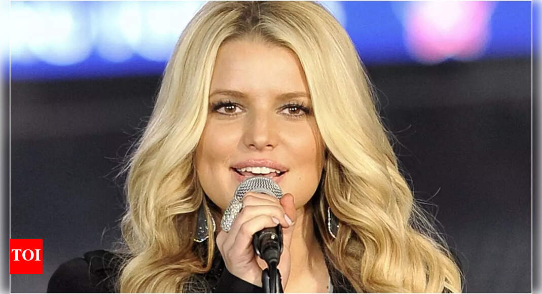 Jessica Simpson says tough times are behind her