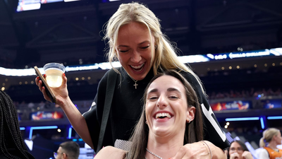 केटलीन क्लार्क के साथ सोफी कनिंघम के लिंक के भीतर और बुखार के भविष्य के लिए इसका क्या मतलब है