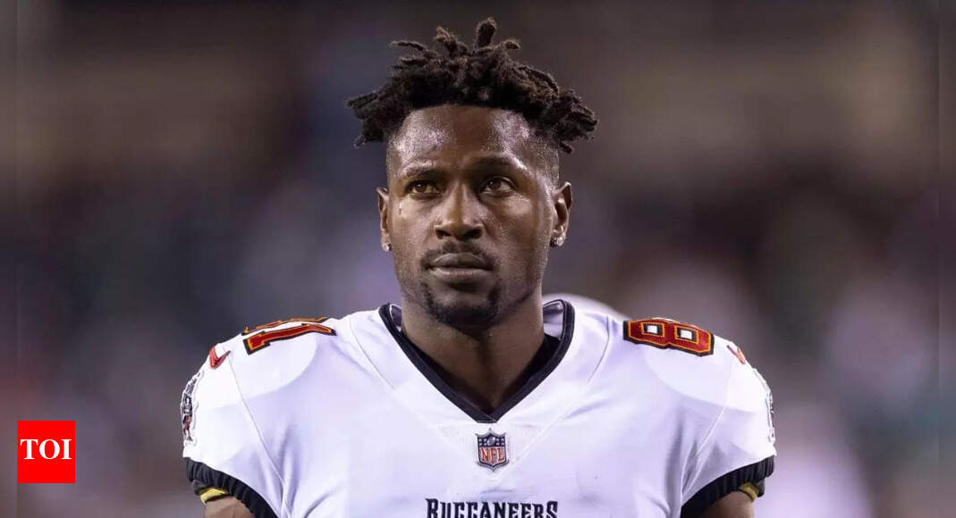 Antonio Brown slams late-night shows such as The Daily Show and Jimmy Kimmel Live for political bias in viral post