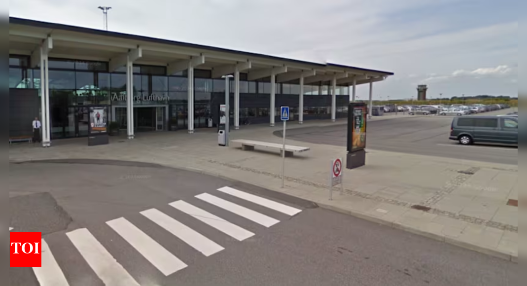 <div>'Flying with lights on': Denmark’s Aalborg airport shut after drones spotted in airspace; flights affected</div>