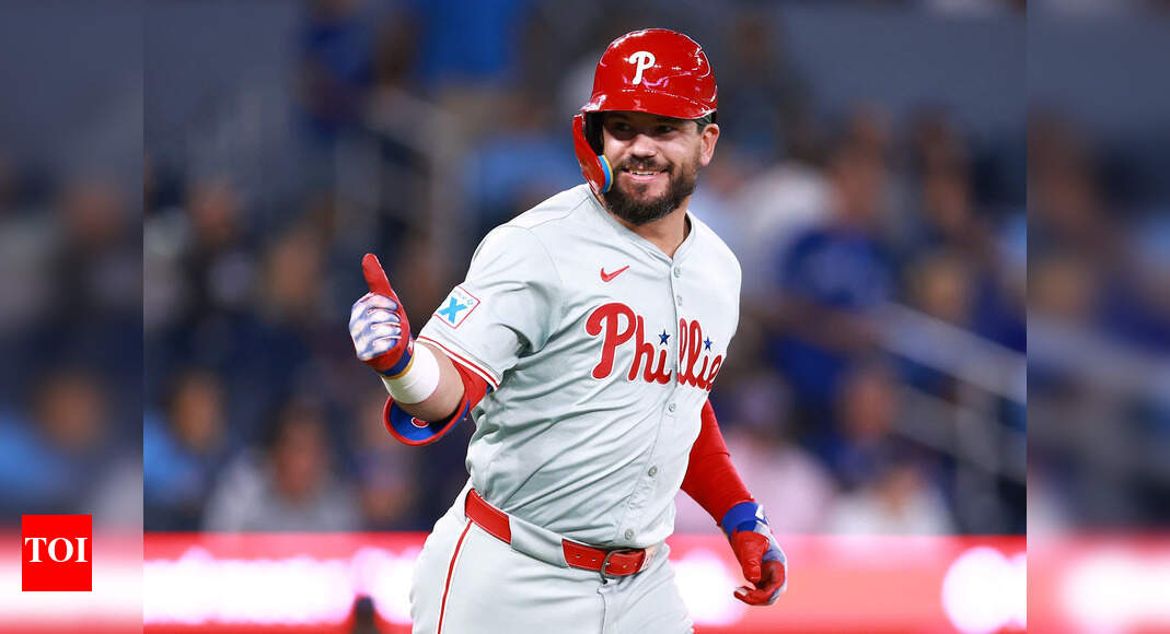 Kyle Schwarber blasts through MLB history with record-breaking power against left-handed pitchers in 2025 Phillies vs Marlins game