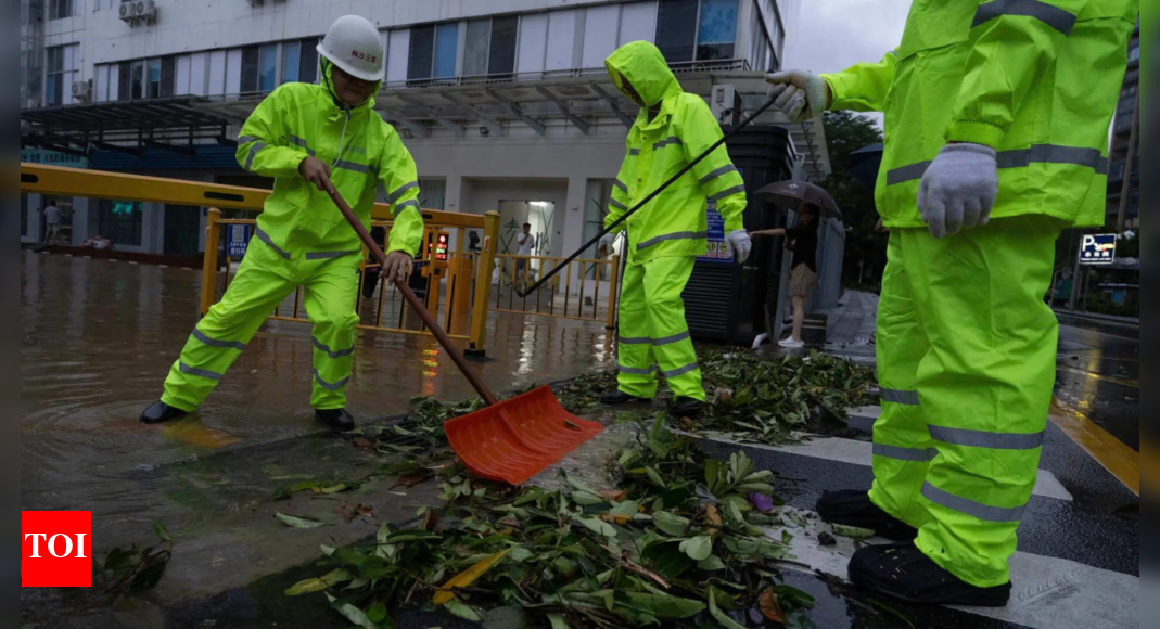 Clean-up underway in southern China after Typhoon Ragasa sweeps through