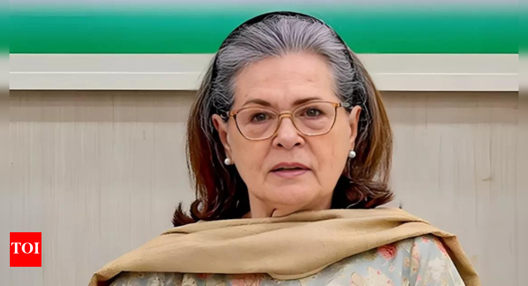 <div>PM Modi govt's response on Palestine issue abdication of humanity, morality: Sonia Gandhi</div>
