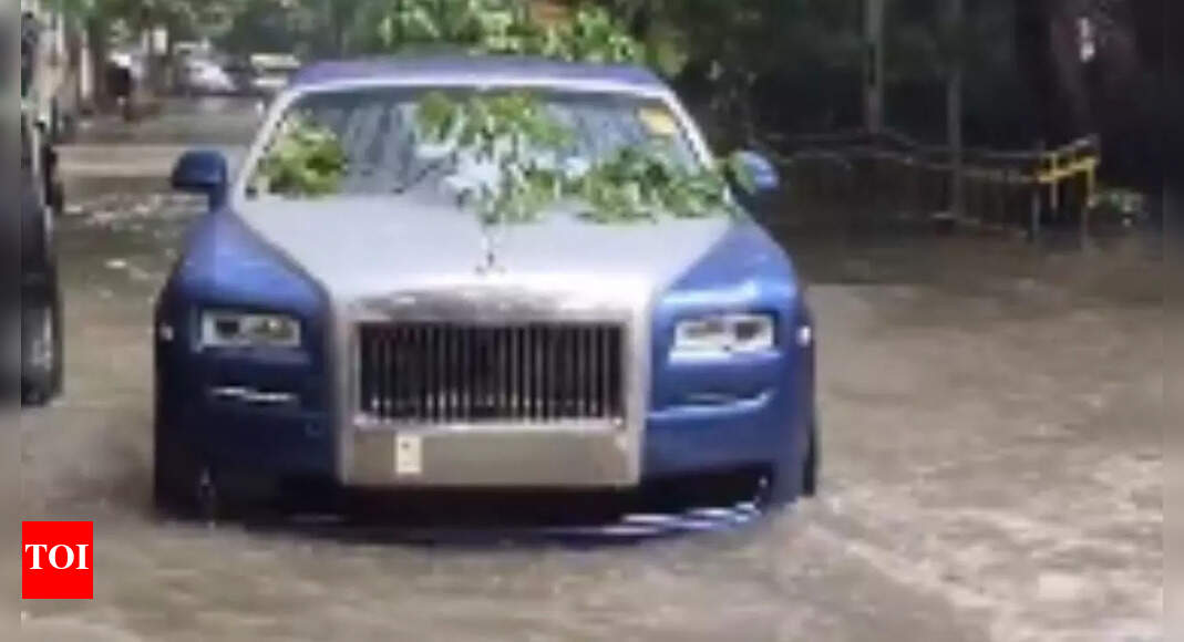 Record rainfall in Kolkata: Rolls Royce, BMW, Audi among 1,000+ cars waterlogged