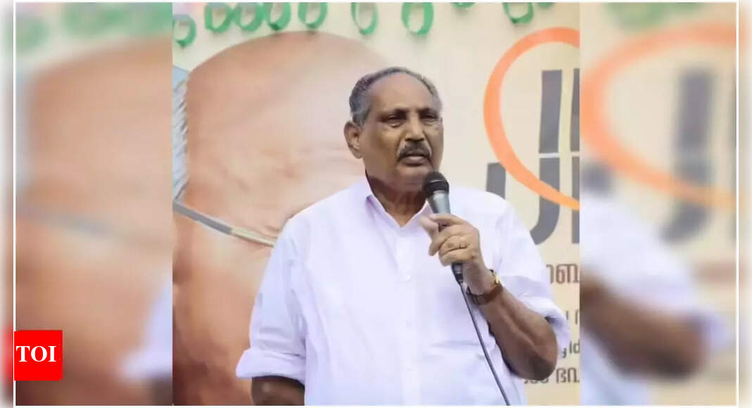 <div>Wayanad Congress turmoil: DCC chief quits after Priyanka Gandhi Vadra's visit</div>