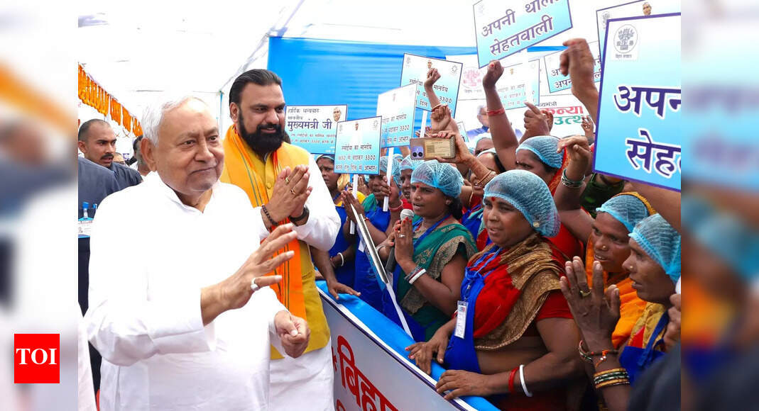 Nitish launches projects worth over Rs 820 crore in Bhagalpur, Khagaria