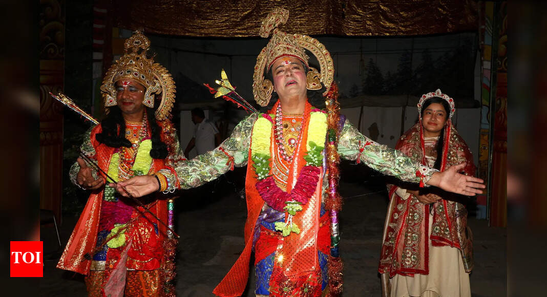 <div>'Being held for 100 years': SC permits Ram Leela in UP school ground; imposes conditions</div>