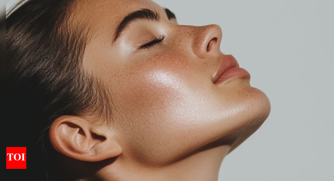 Morning routine to reduce double chin naturally with these 2 beauty tools