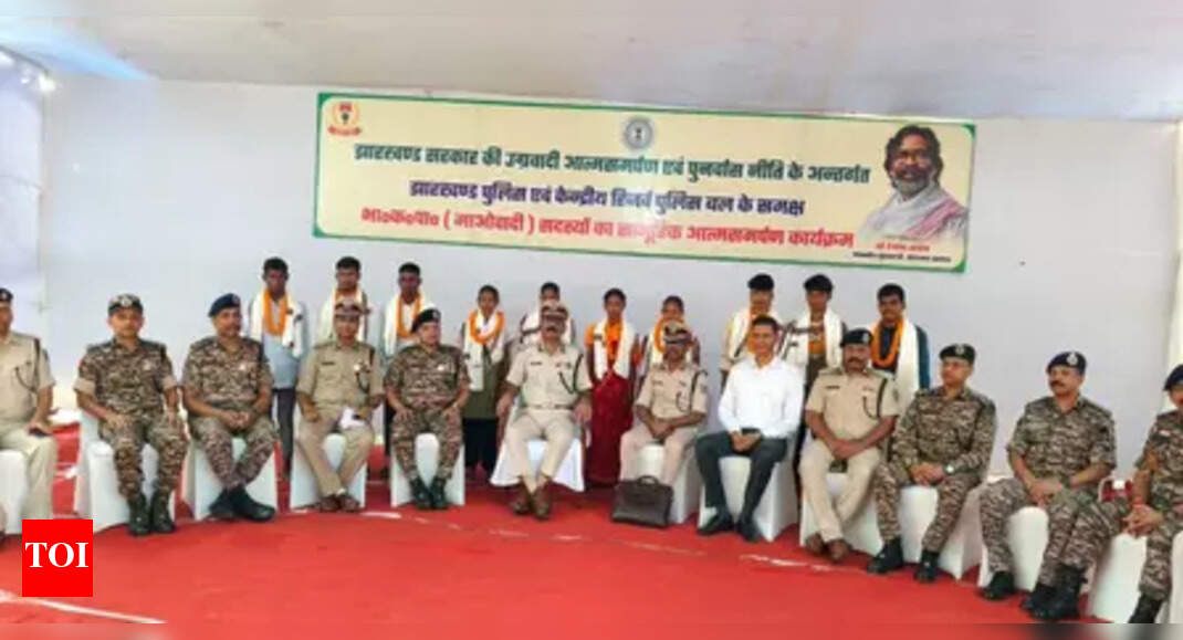 Ten CPI (Maoist) operatives surrender amid anti-Naxal operations in Jharkhand