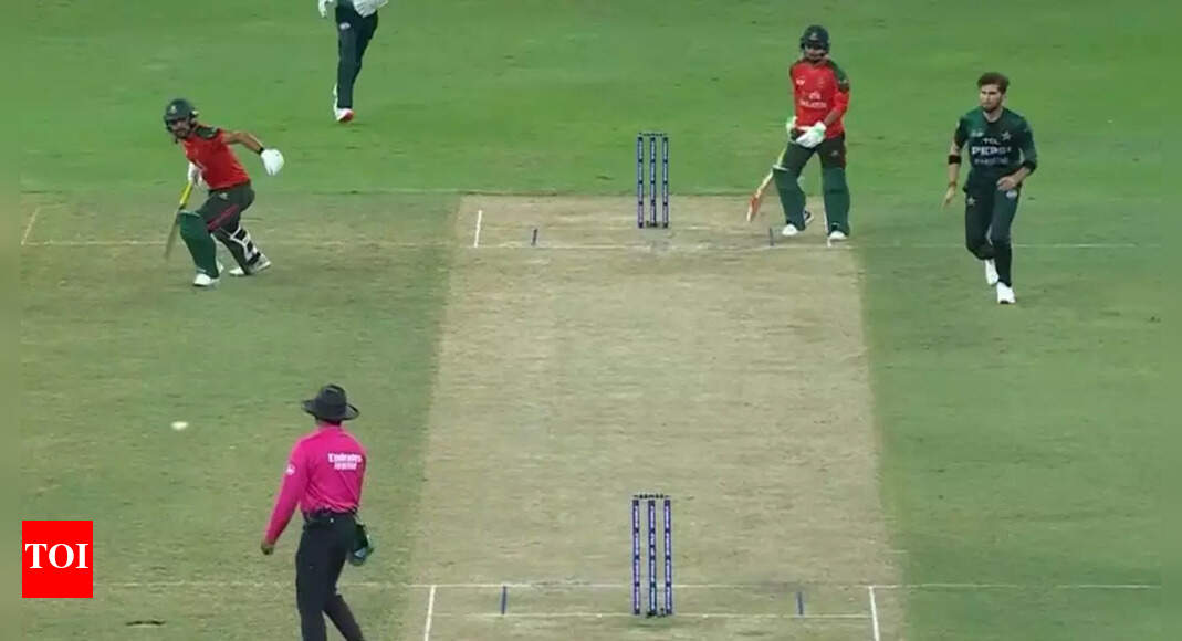 Asia Cup: Hilarious Pakistan fumble run out chance against Bangladesh - watch