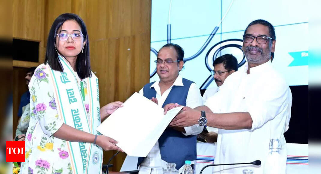 CM Hemant Soren hands over appointment letters to 160 doctors in state health department