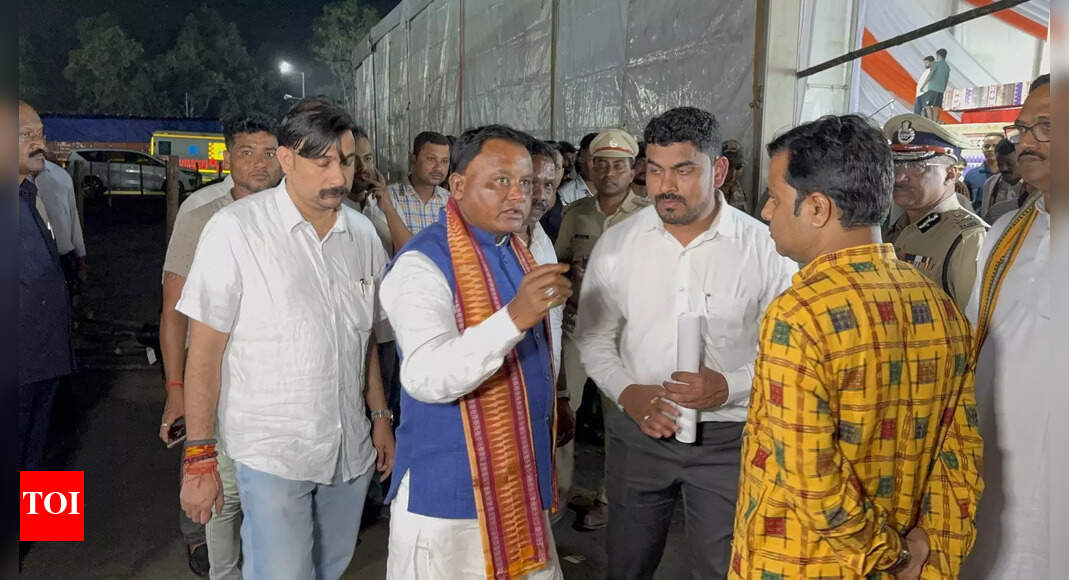 CM oversees preparations for Modi’s visit