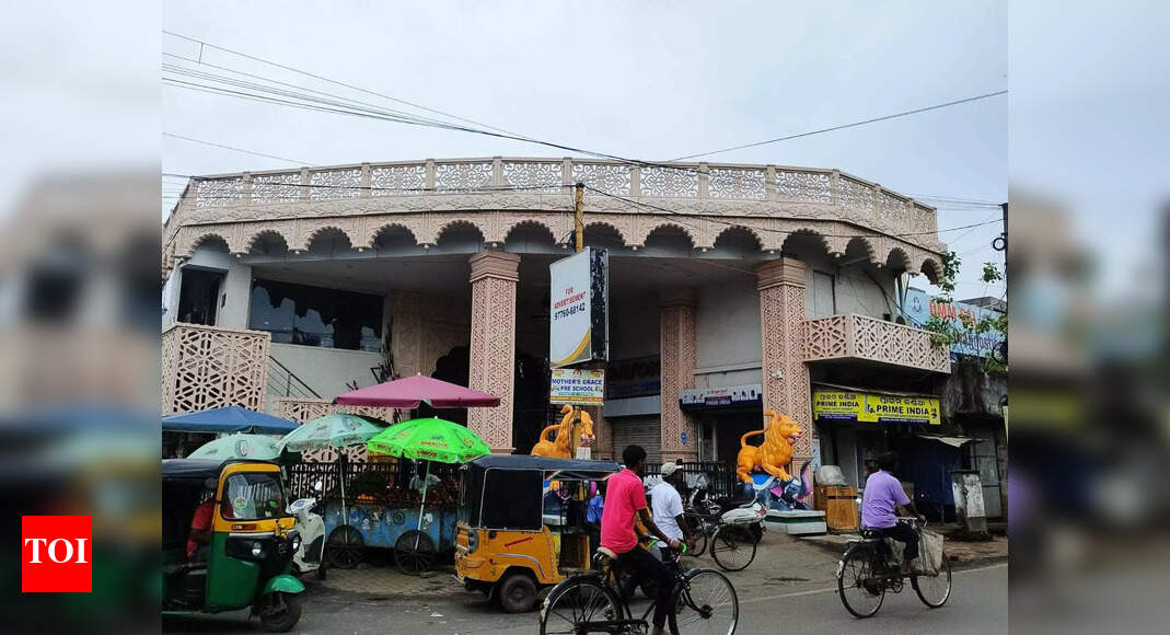 Mangalabag puja adds gold dazzle to Chandi Medha