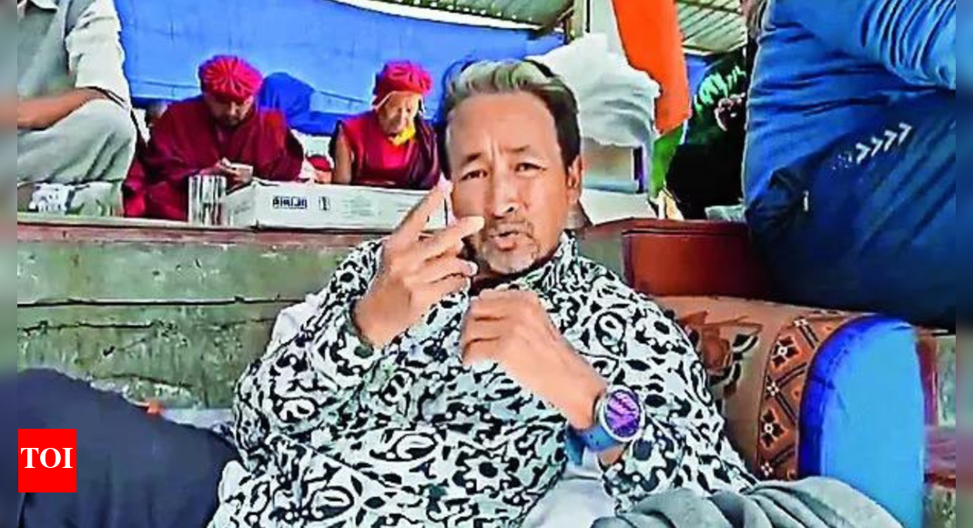 <div>Centre cancels FCRA licence of Wangchuk's NGO</div>