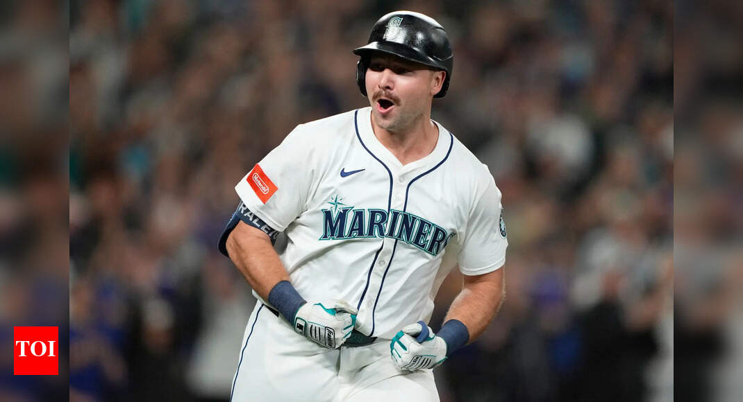 Mystery Mariners Fan Turns Cal Raleigh’s Historic 60th Homer into a Priceless Memory for a Kid