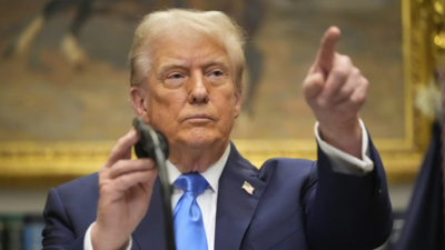  Donald Trump announces bid    of tariffs - cheque  list