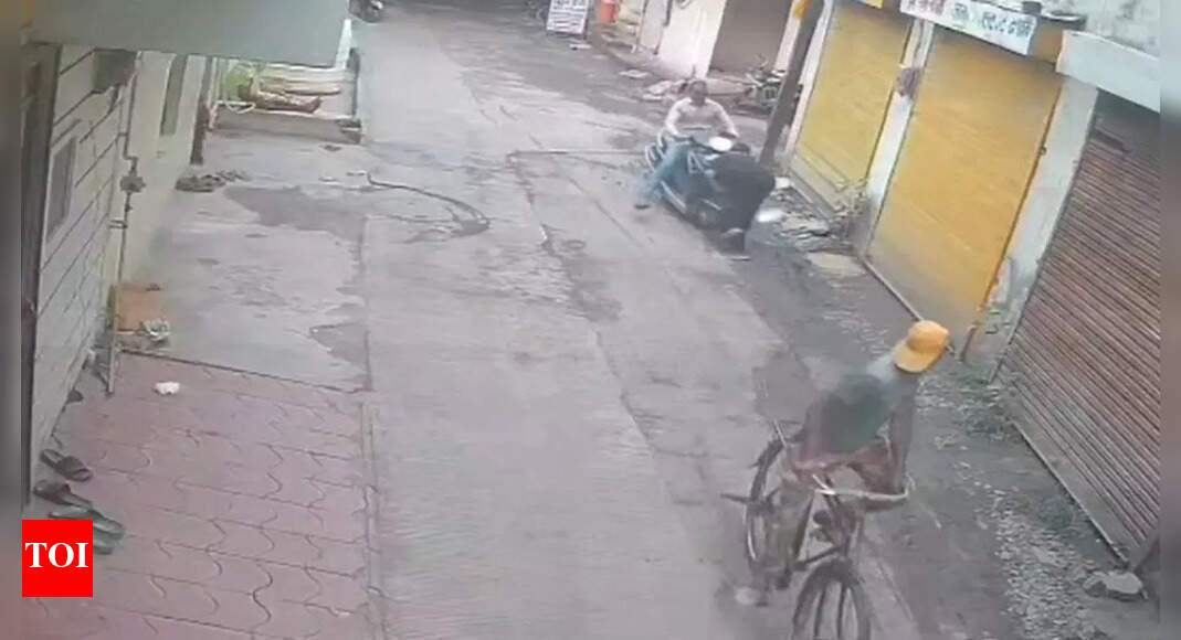 Madhya Pradesh: Ex-girlfriend run over by speeding scooter after refusing reconciliation; accused booked