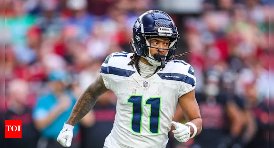 Jaxon Smith-Njigba erupts on hot mic after Seahawks’ nullified touchdown, referee’s disappointed stare sends fans into frenzy