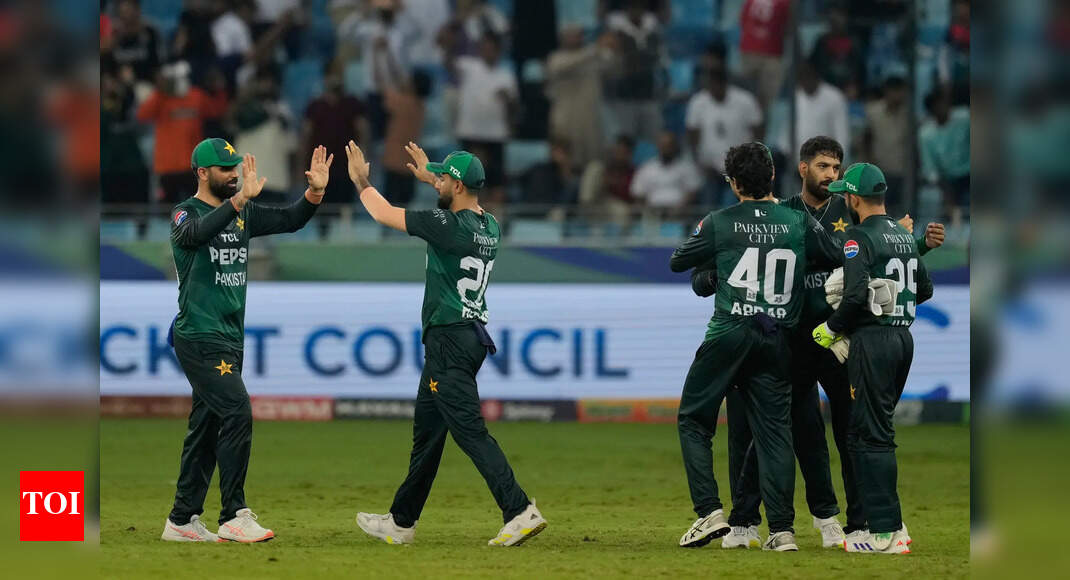 Pakistan beat Bangladesh to set up first-ever Asia Cup final clash with India - Key moments
