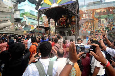 Heritage homes to iconic pandals: Discover Durga Puja one step at a time