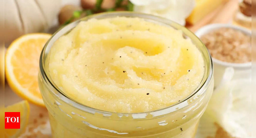 How to refresh your bathroom naturally with a lemon scrub DIY