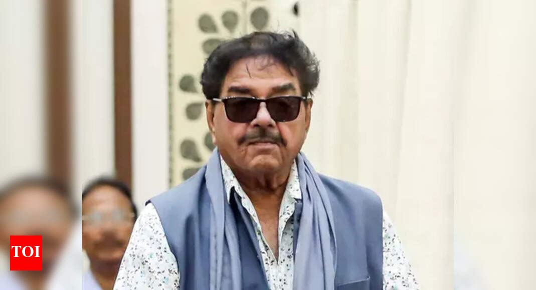 Shatrughan Sinha remembers Dev Anand: Will always be grateful to you for your affection, guidance