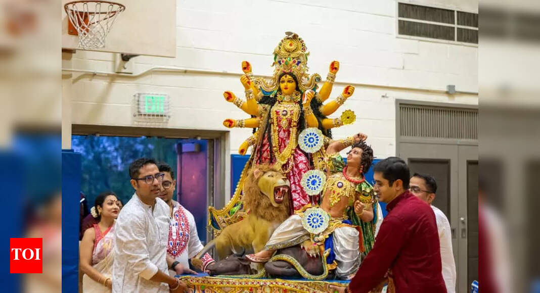 Durga idol from Kolkata takes centre stage in 10th anniversary Pujo celebrations by US-based Bengali cultural organisation