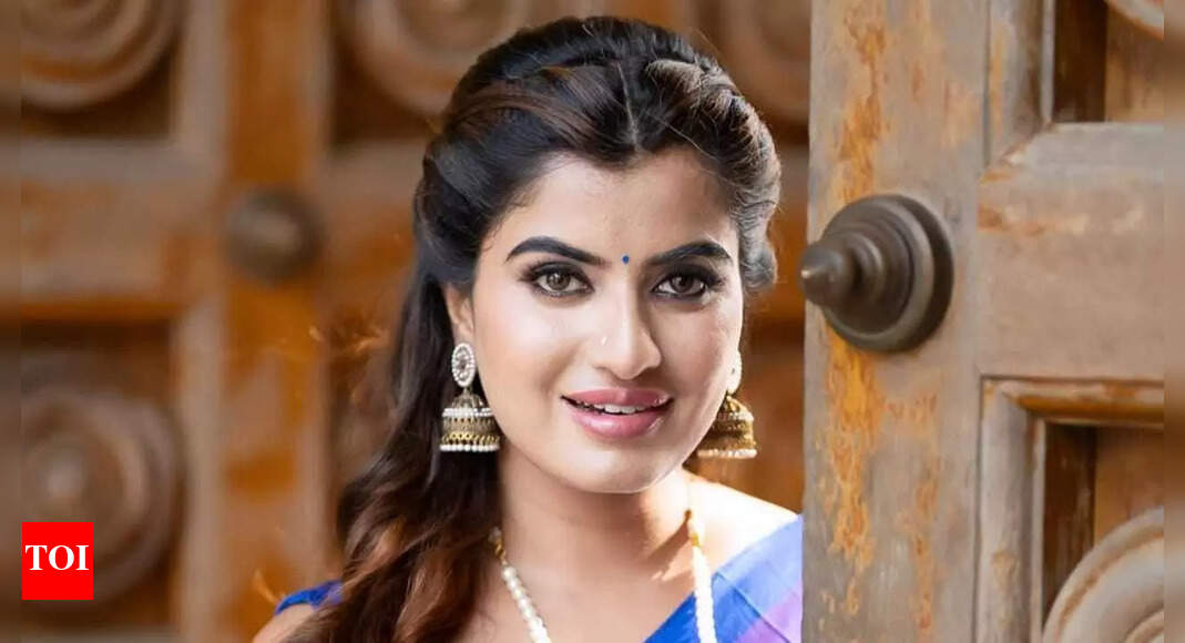 Actress Keerthana Podhuval joins the cast of Karthigai Deepam