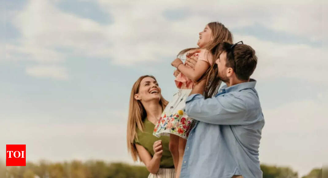 Happy Daughter's Day 2025: Best messages, quotes, wishes, and images to share on daughter's day
