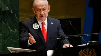  QR codification  connected  Netanyahu’s lapel links to October 7 footage astatine  UN; claims hostages ‘not forgotten’