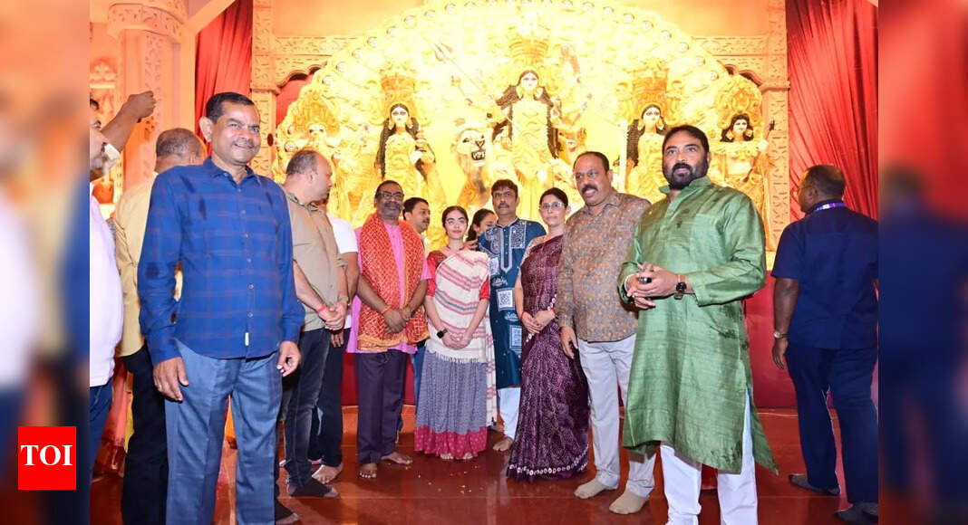 CM Hemant Soren inaugurates Harmu, Ratu Road pandals as Durga Puja festivities begin in Ranchi