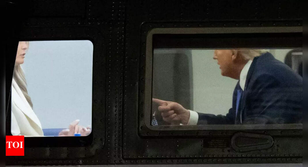 <div>Lip readers decode viral video of Trump-Melania 'fight': 'How can you do that?'</div>