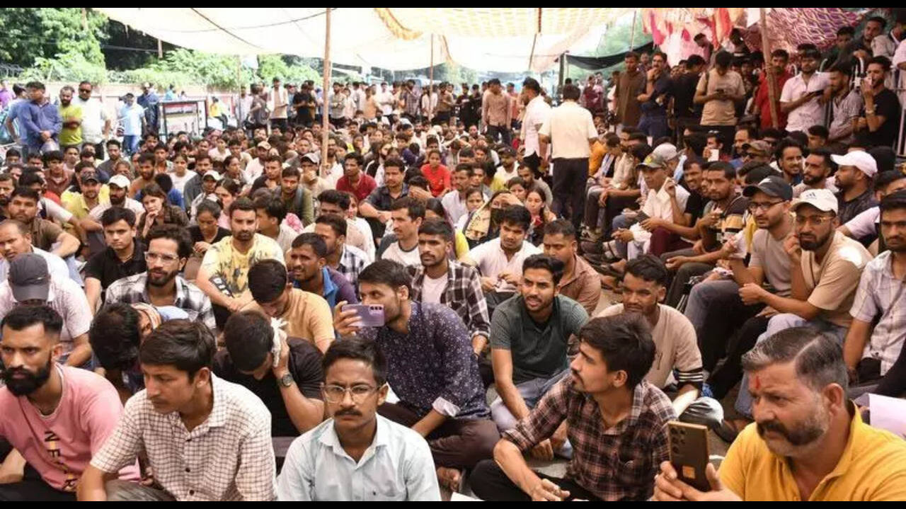UKSSSC Group C Recruitment Calendar 2026 :- UKSSSC ने जारी किया15 भर्तियों का कैलेंडर , जानिए परीक्षा की तारीख !