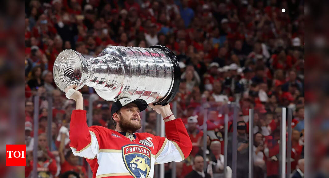 Florida Panthers captain Aleksander Barkov out for season after serious knee injury