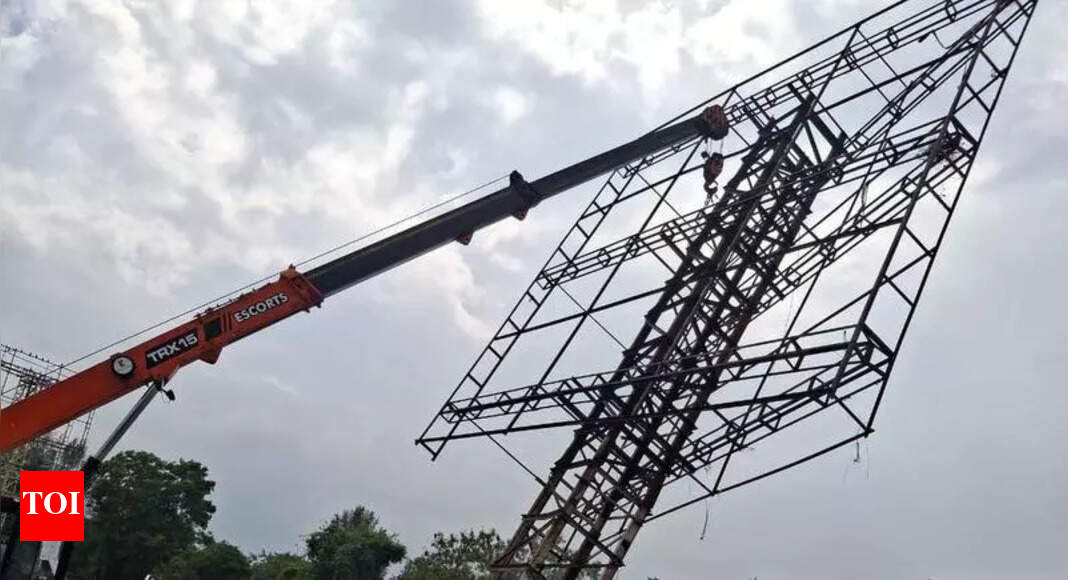 PMRDA cracks down on illegal hoardings along highways, 55 structures ...